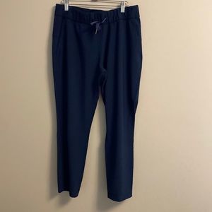 Lululemon on the fly 7/8 woven pant